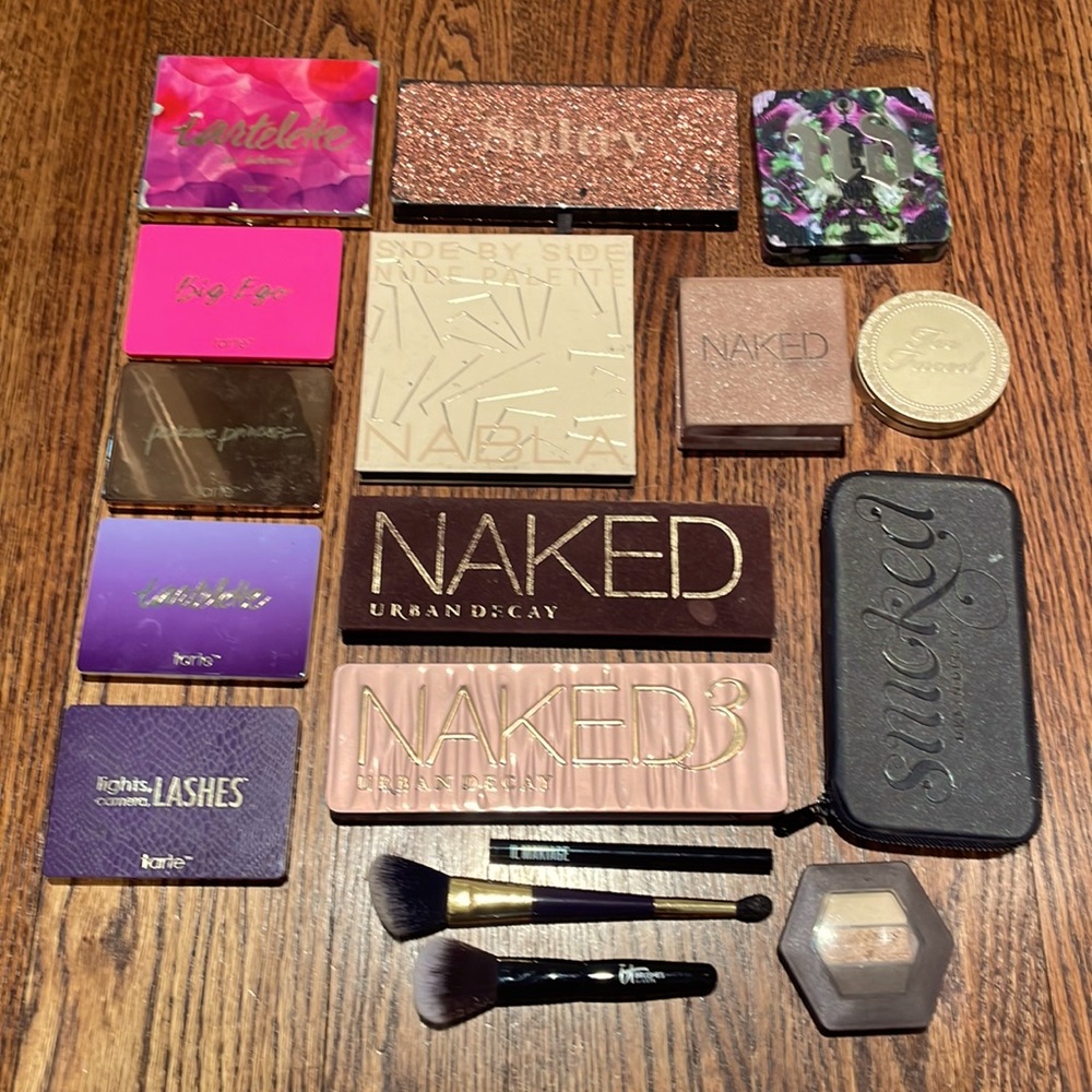LOT of eye palettes and Bronzer: Urban Decay, Tarte, Anastasia, Nabla…